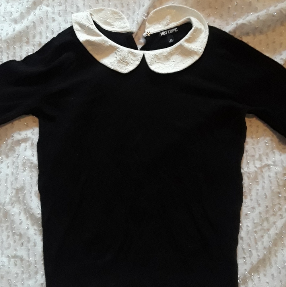 Hot Topic White Collared Shirt